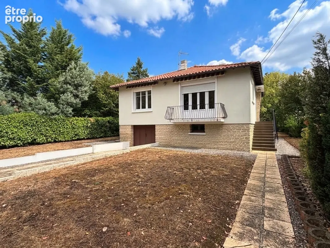 Maison à Niort au calme avec beau terrain et sous-sol - photo 4
