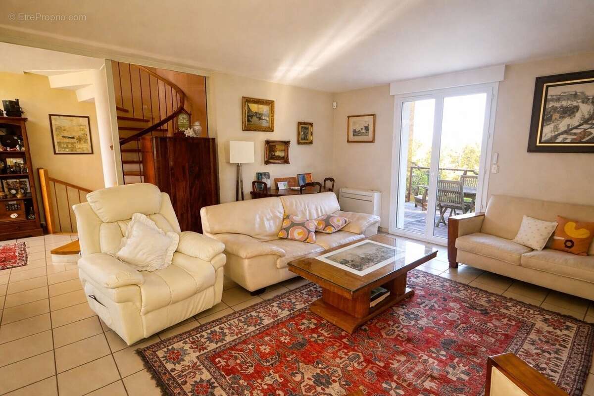Maison à LES LOGES-EN-JOSAS
