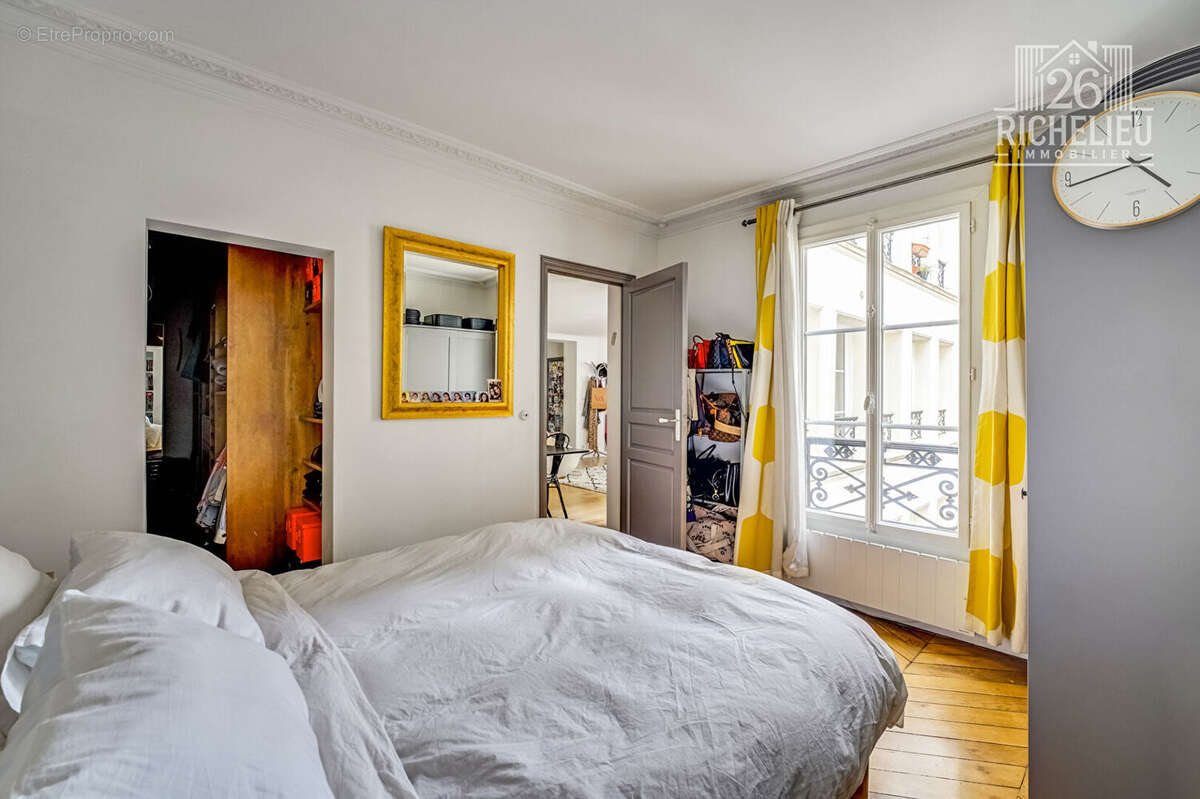 Appartement à PARIS-2E