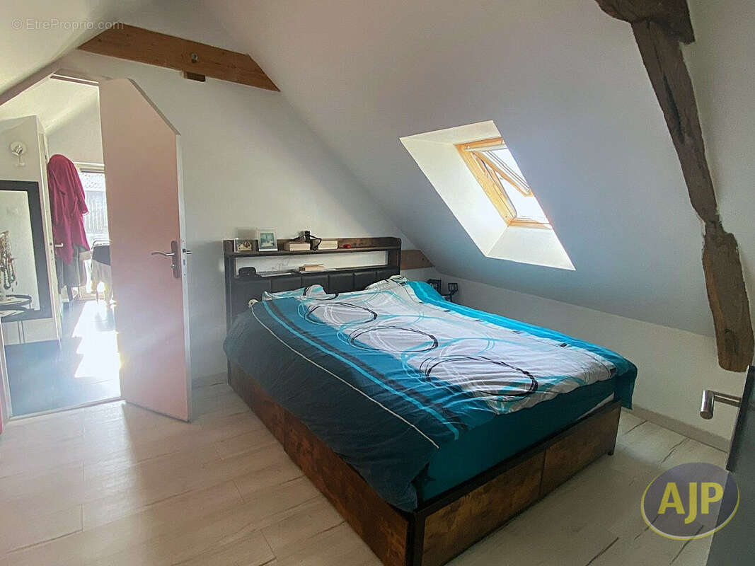 Maison à LA MEMBROLLE-SUR-LONGUENEE