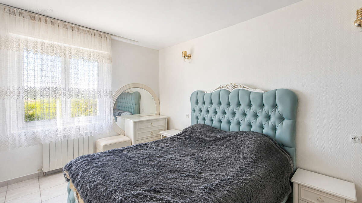 Maison 8 pieces - 2 logements - photo 4