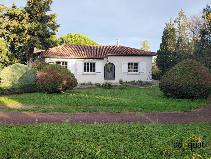 Maison à CHAMPNIERS