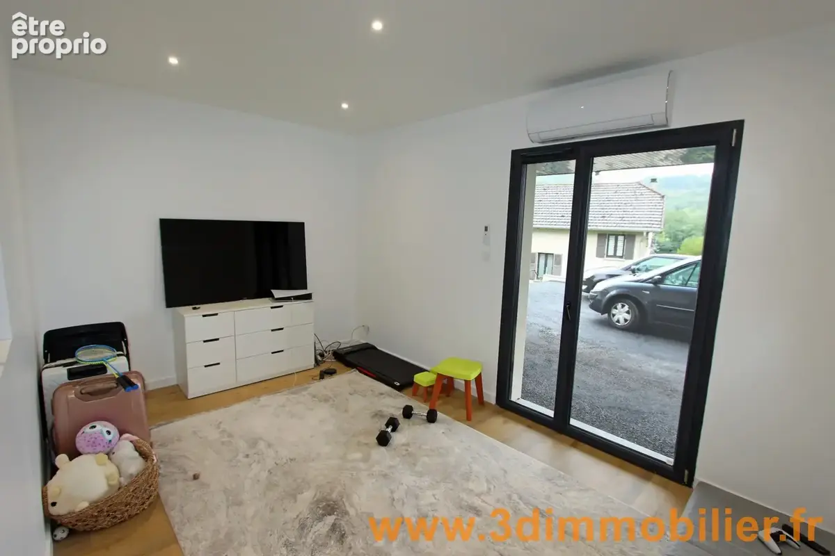 BUREAU AU RDC - 14 m²