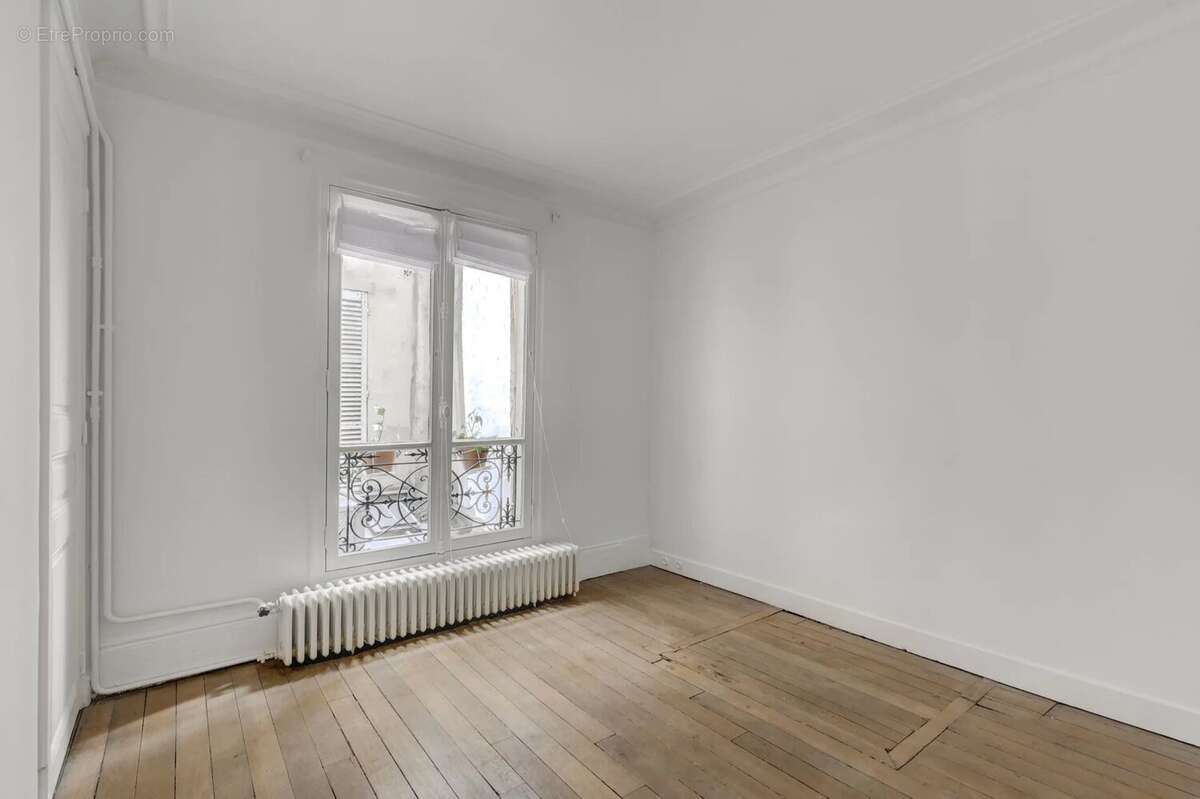 Appartement à PARIS-1E