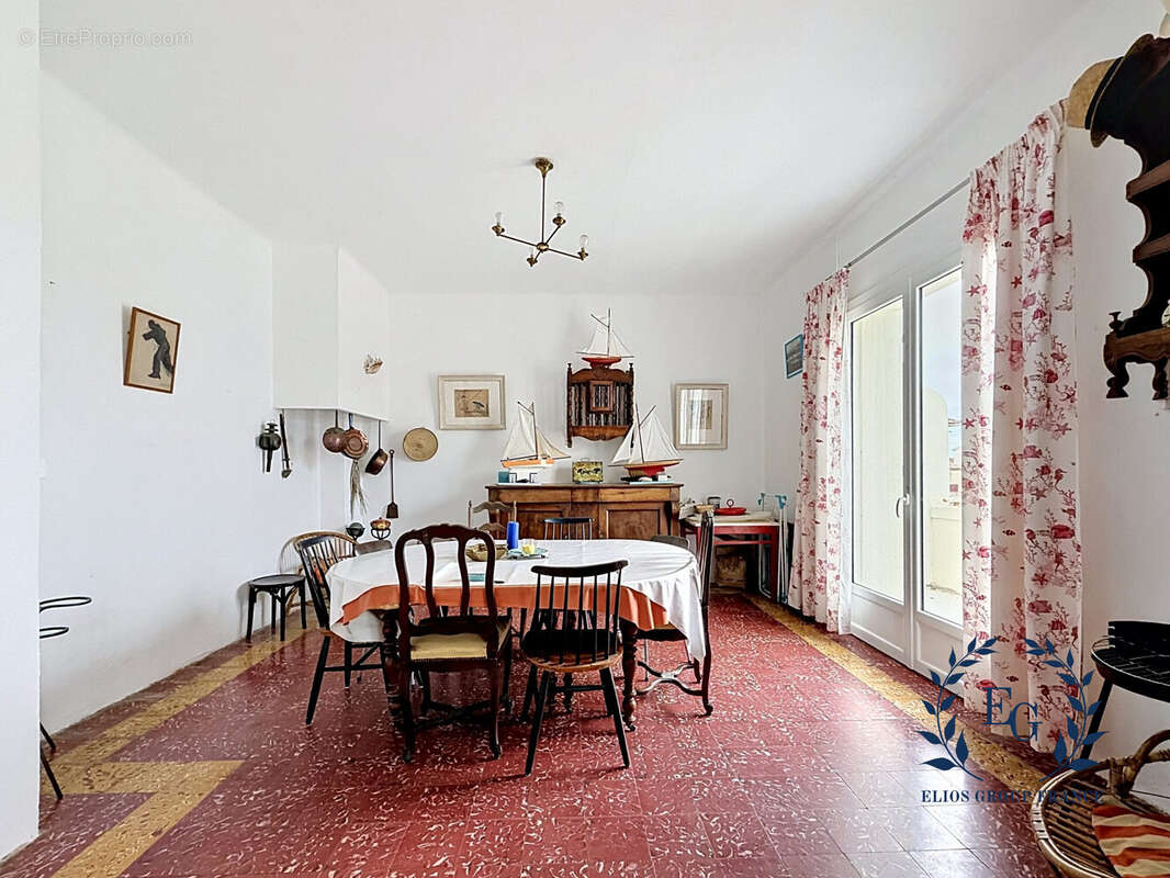 Appartement à MAUGUIO