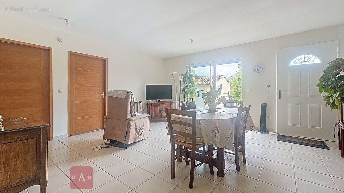 Appartement à SAINT-SULPICE