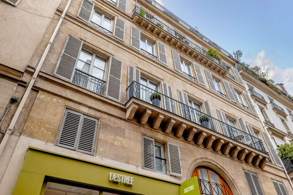 Appartement 61 m² à Paris-1e  - photo 3