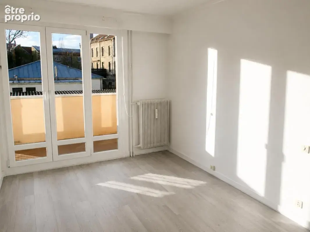 Appartement T3 de 75 m² avec balcon, garage et cave – Centre-ville de Vesoul - photo 5