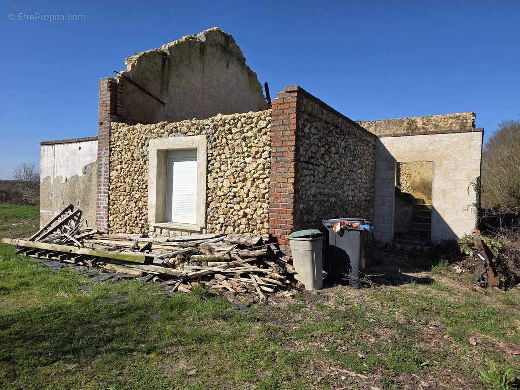 Terrain 1649 m² à Souvigne  - photo 3