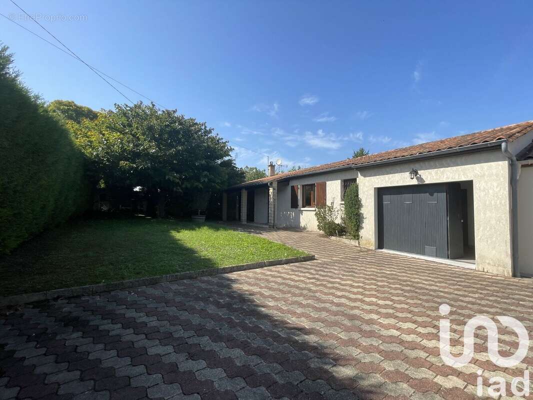 Photo 2 - Maison à SALLES-D&#039;ANGLES