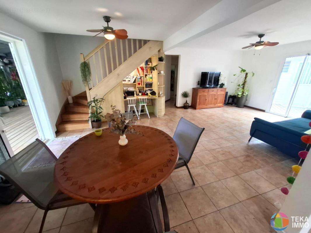 Maison à SAINTE-SUZANNE