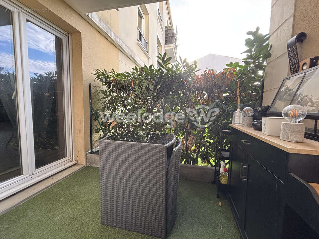 Appartement à CHANTELOUP-LES-VIGNES