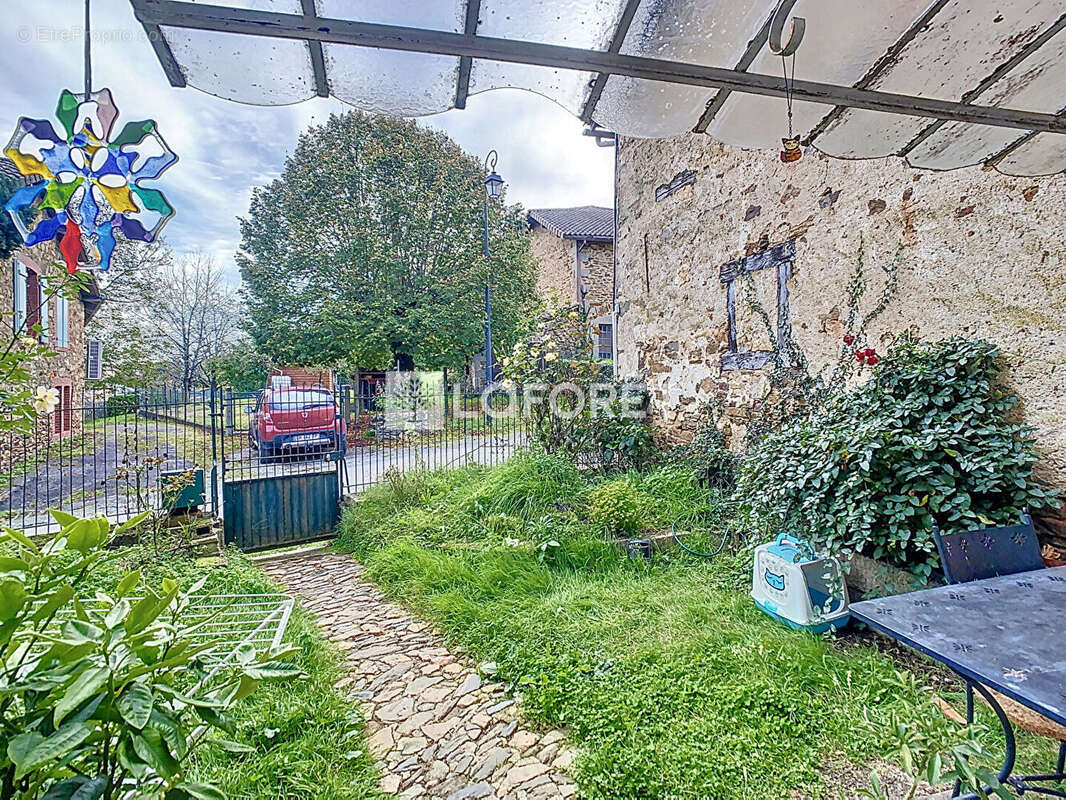 Maison à SAINT-JUNIEN