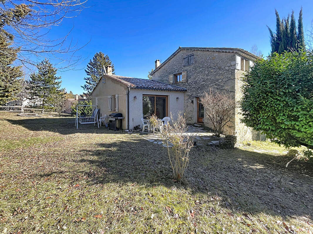 Maison à LA PALUD-SUR-VERDON