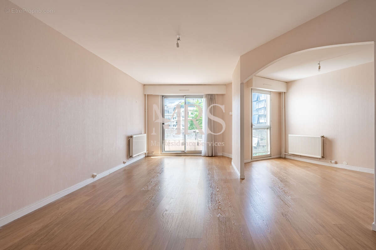 Appartement 71 m² à Paris-15e  - photo 3