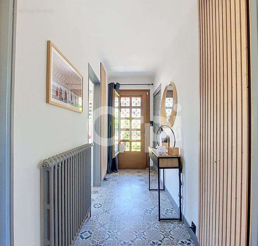 Maison à GILLY-SUR-ISERE