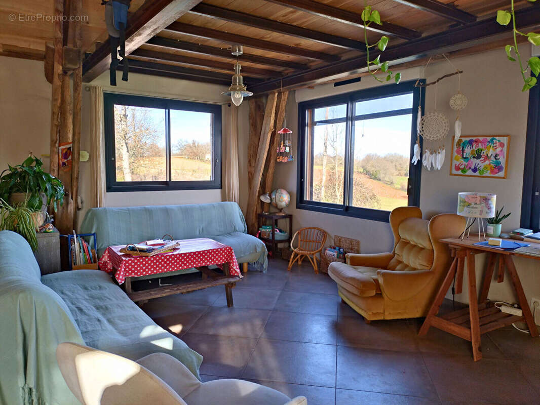 Ancienne grange rénovée avec vue panoramique et terrain - photo 4