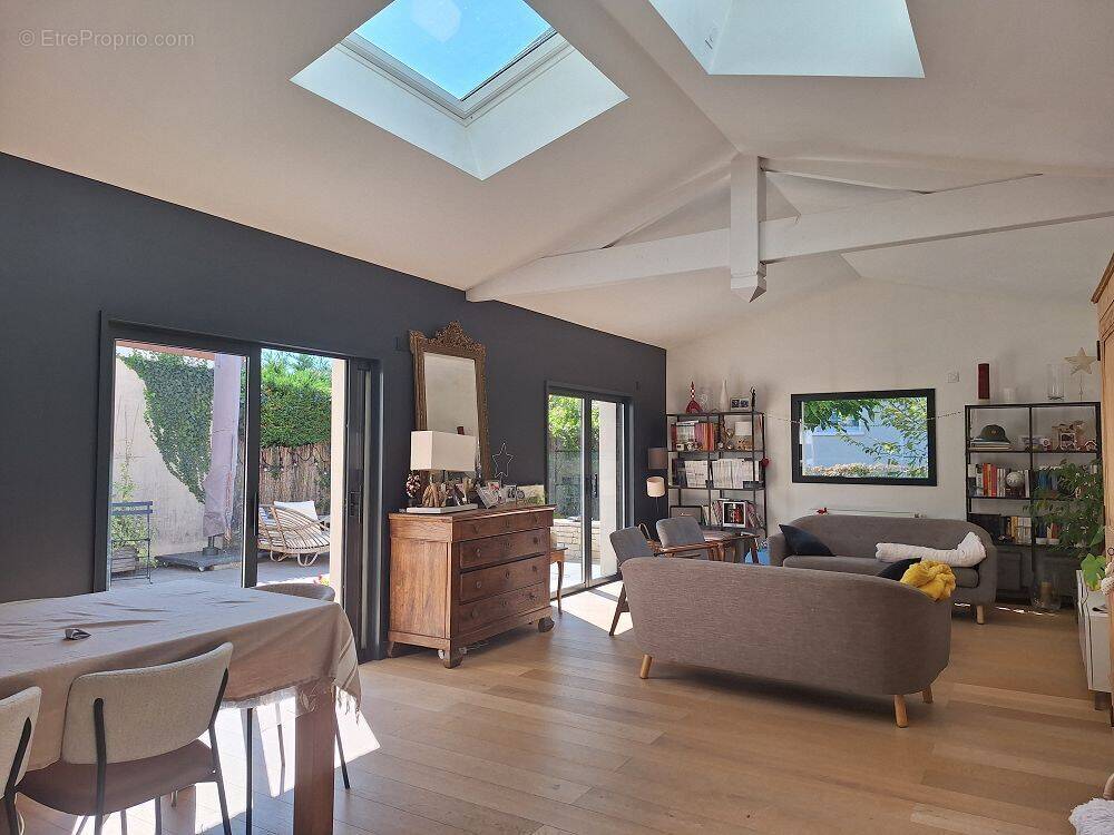 Maison à SAINTE-FOY-LES-LYON