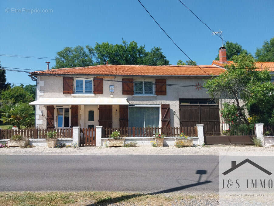 Maison à ROUMAZIERES-LOUBERT