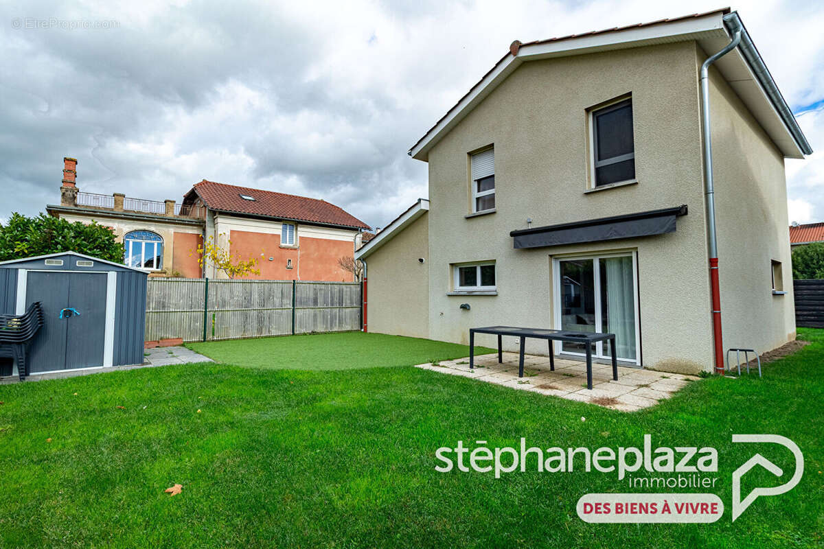 Maison à SAINT-PAUL-DE-VARAX