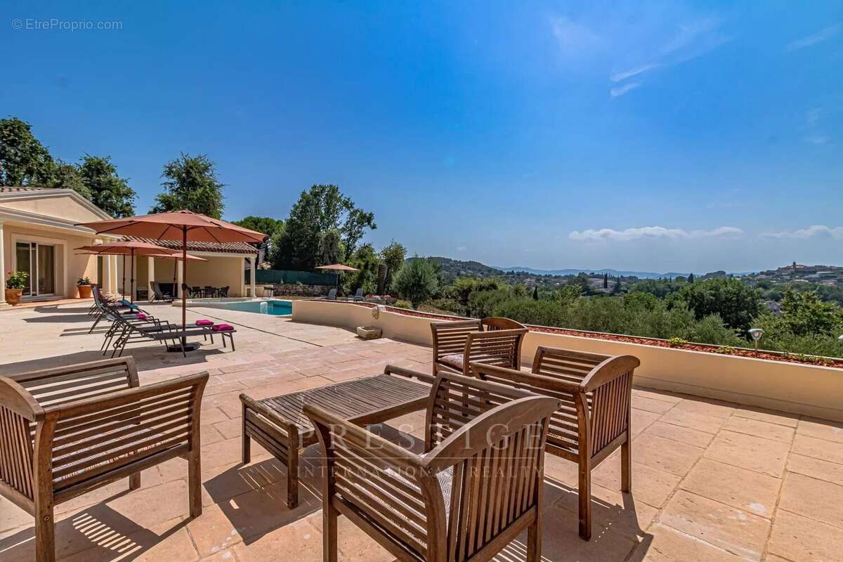 Chateauneuf de grasse, villa florentine 365m² garage, piscine, terrain 4000m² - photo 10