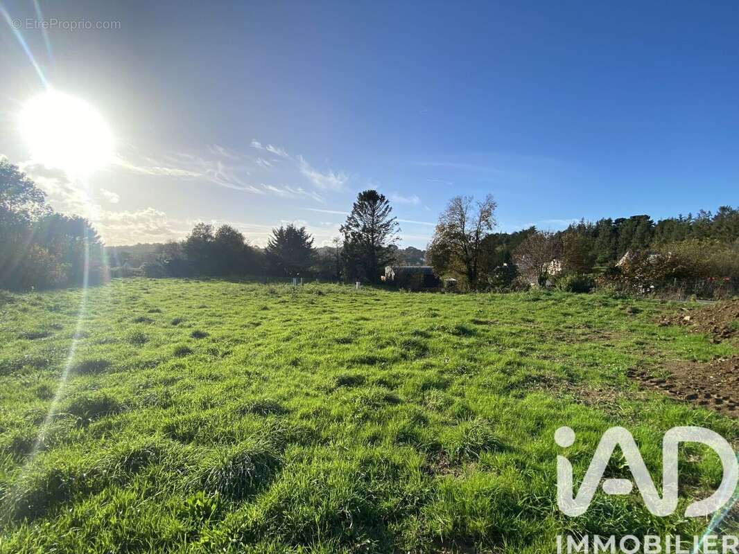 Photo 3 - Terrain à LOCQUIREC