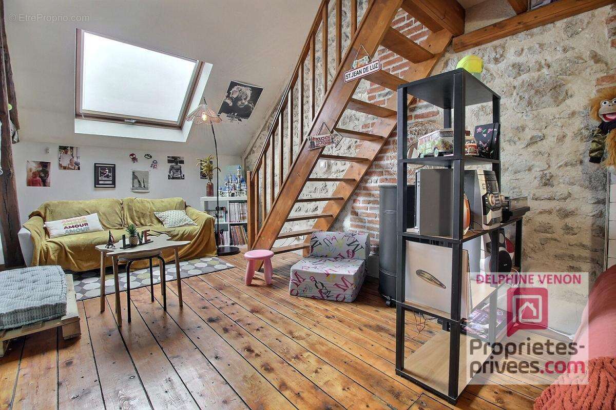 Exclusivité - Maison bourgeoise de 225 m² classe énergie C avec double garage et jardin en centre ville de Châteauneuf sur Loire - photo 13