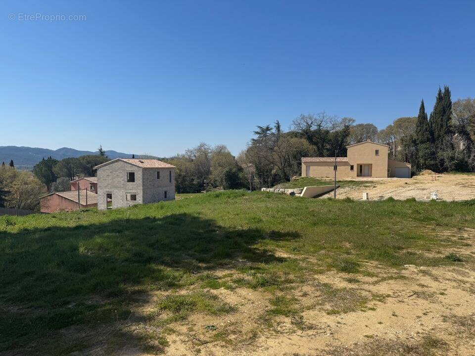 Terrain à CADENET