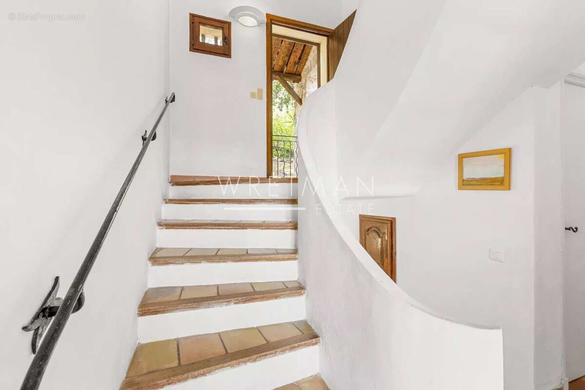 Maison à TOURRETTES-SUR-LOUP