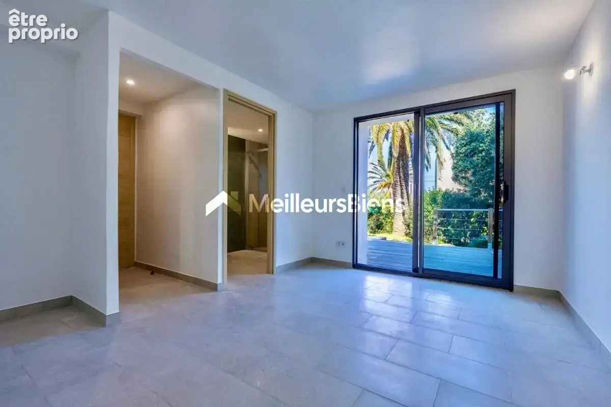 Golfe de Saint-Tropez - Les Issambres -Appartement 100m2 rez de jardin vue mer & mer à pied ! - photo 11