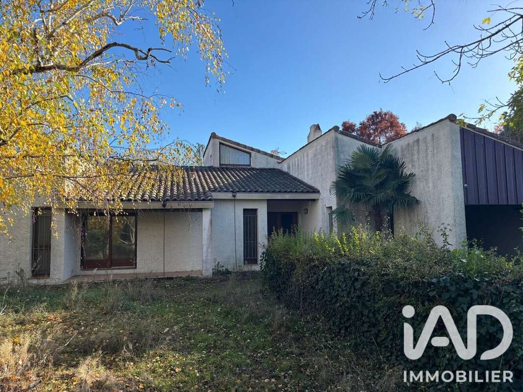 Maison 194 m² à Leguevin  - photo 2