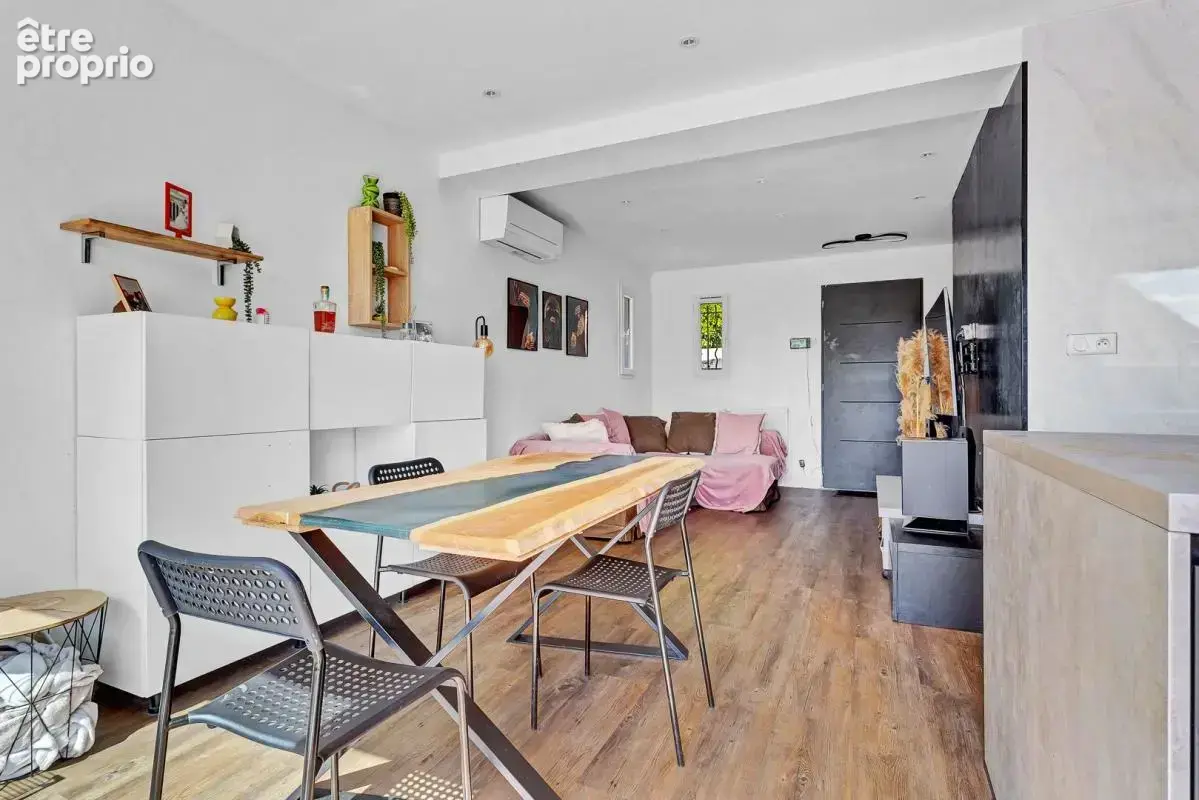 Maison de 2020 - 95 m² sur 336 m² de terrain - Garage - photo 5