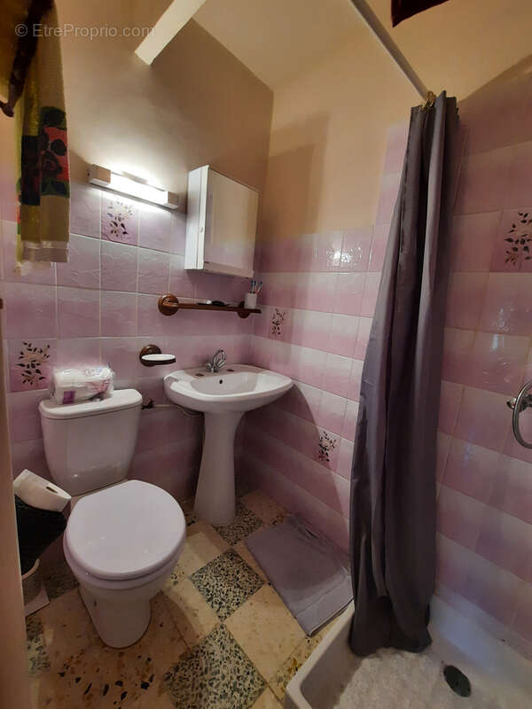 Opportunité à saisir : maison de village T3 à rénover à Cornus - photo 9