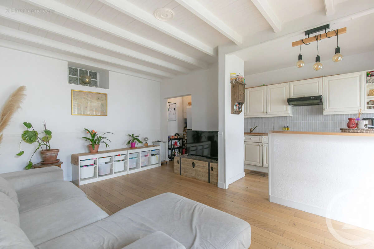 Appartement à SAINT-MAUR-DES-FOSSES