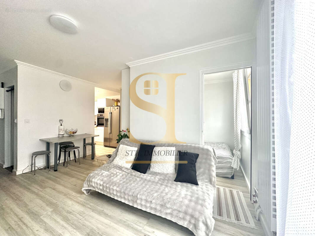 Appartement à COMBS-LA-VILLE