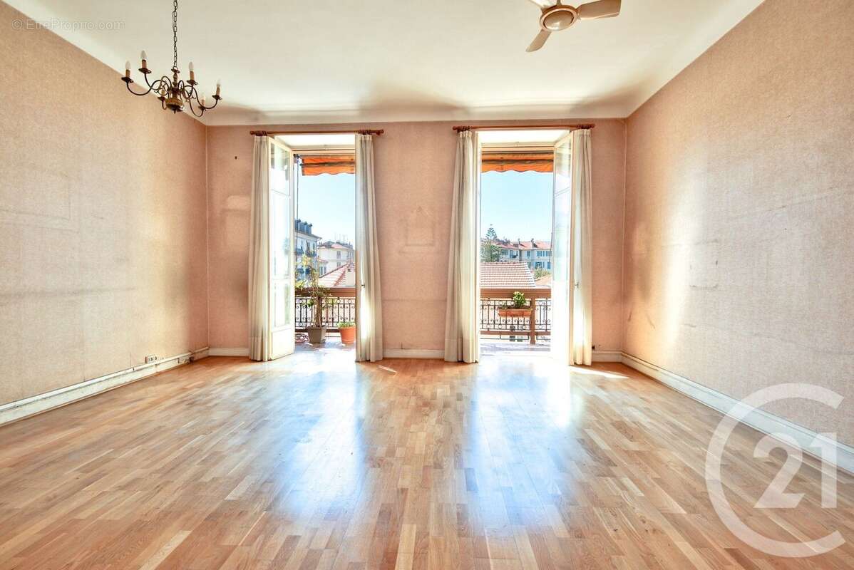 Appartement 92 m² à Nice  - photo 3