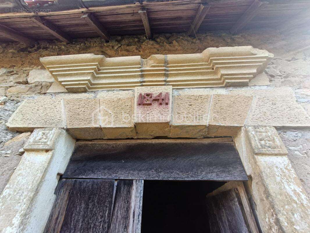 Maison à SAINT-JULIEN-DE-LAMPON