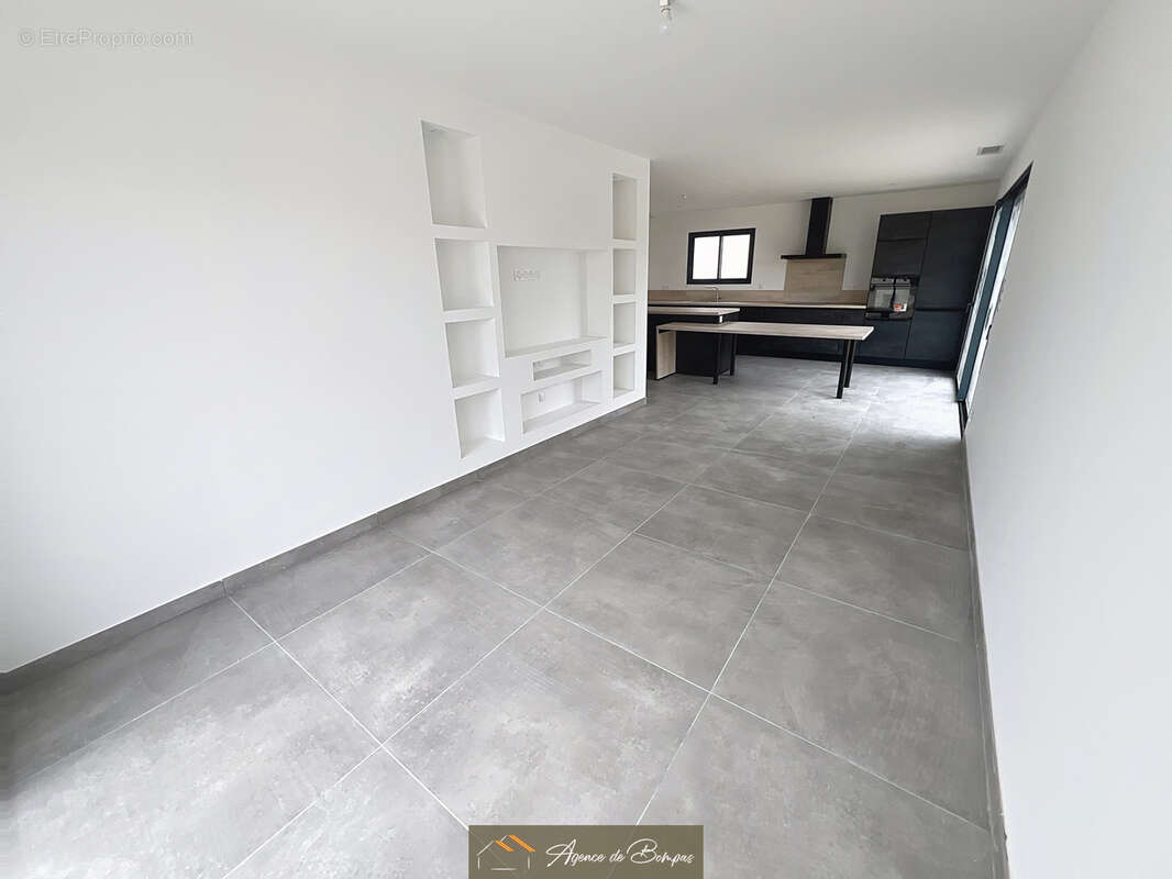 Secteur residentiel - villa 3 faces de type 5 -  121 m2 hbts  sur 344  m2 de terrain  - - photo 7