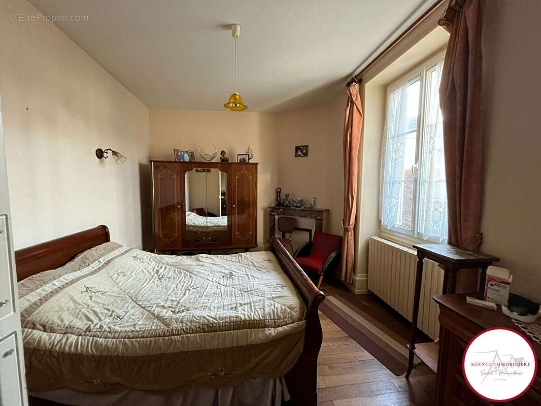 Maison à SAINT-AMAND-MONTROND