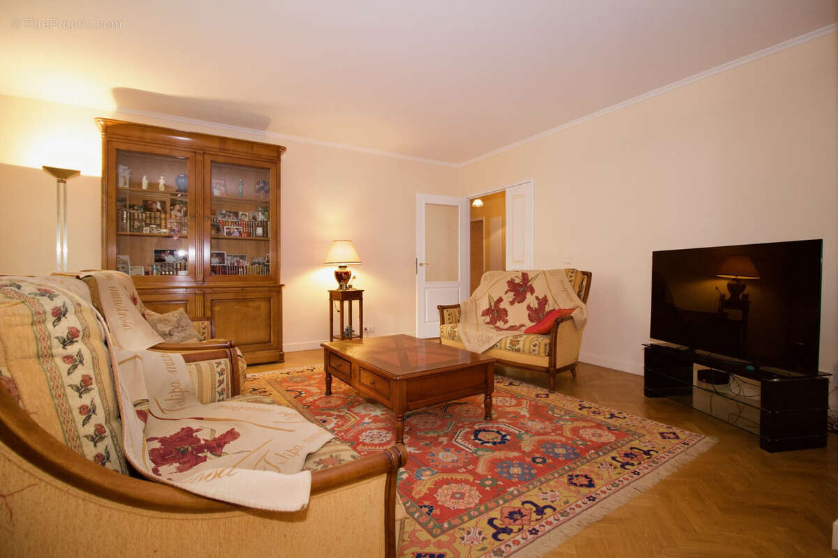 Appartement à LEVALLOIS-PERRET