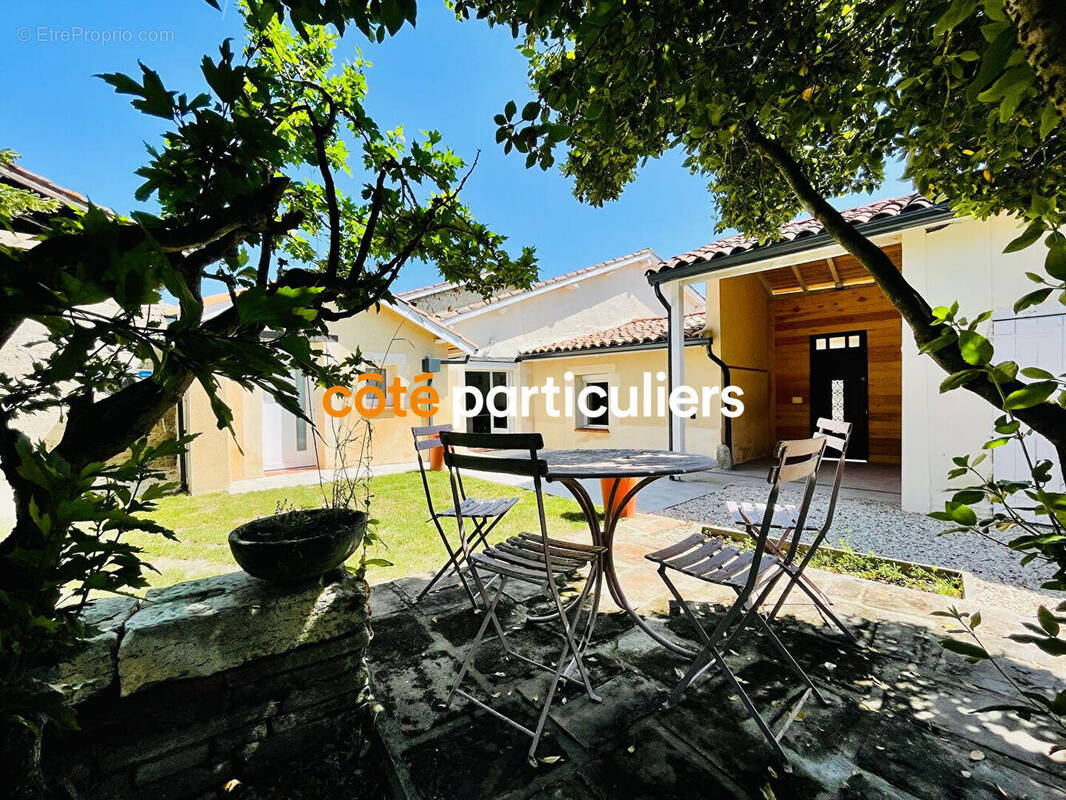 Maison à LA VILLE-DIEU-DU-TEMPLE