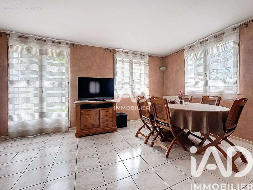 Photo 2 - Maison à VAUJOURS