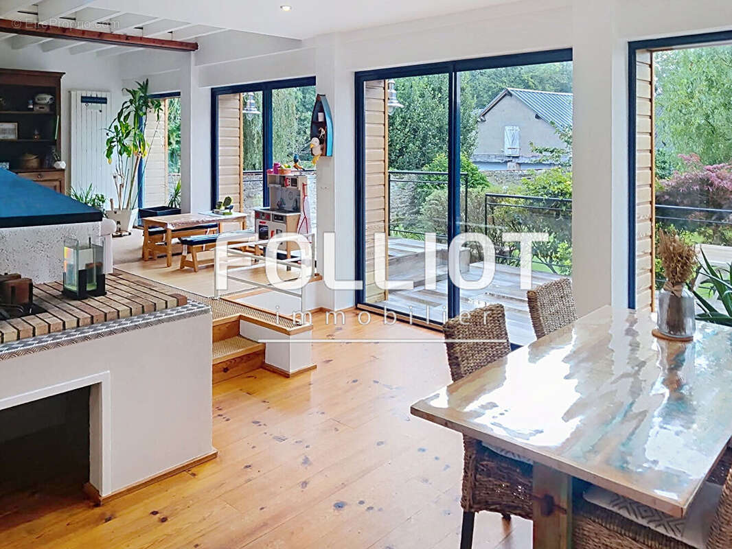 Maison à SAINT-HILAIRE-DU-HARCOUET