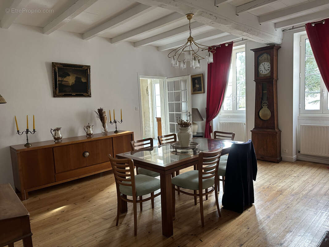 Maison de caractère au cœur de la campagne charentaise. - photo 8