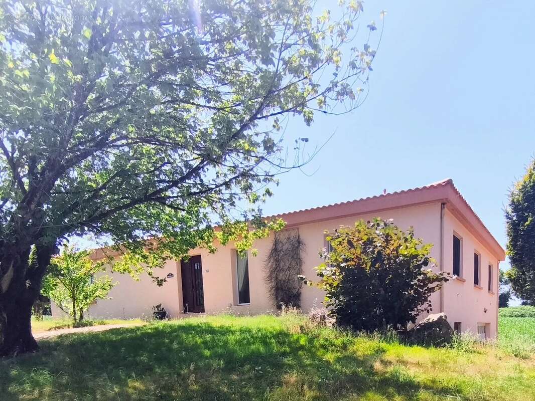 Maison à NESMY