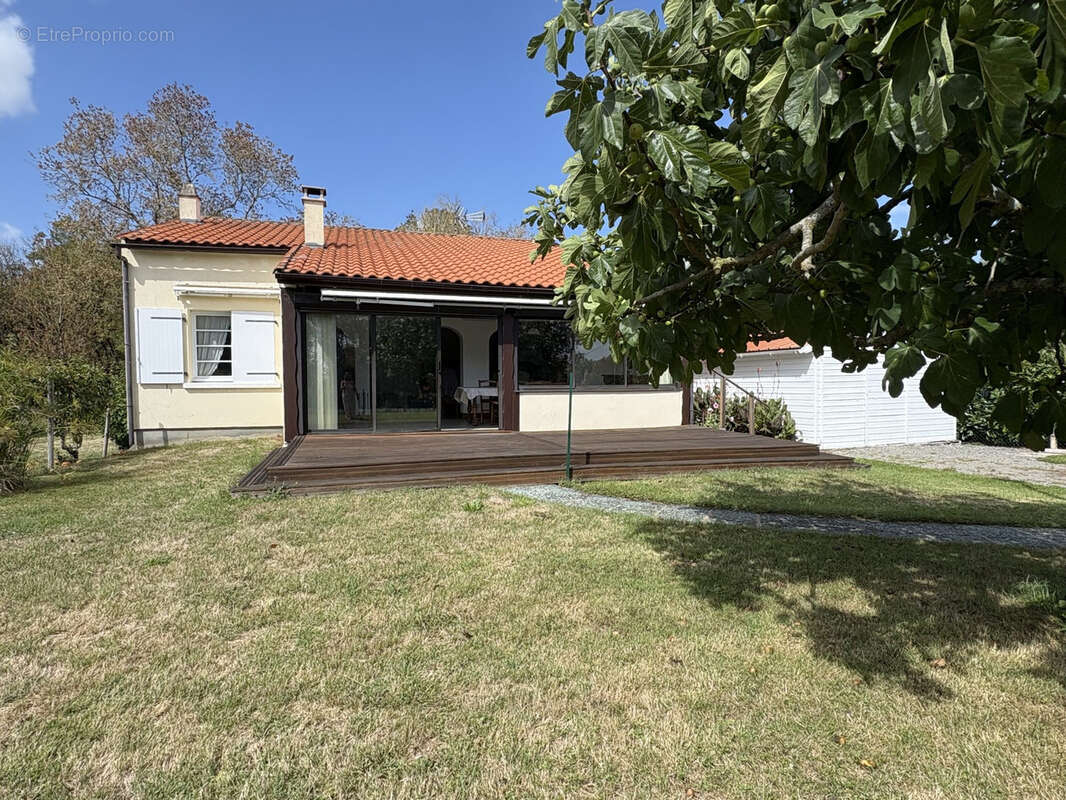 Maison à L'ILE-D'ELLE