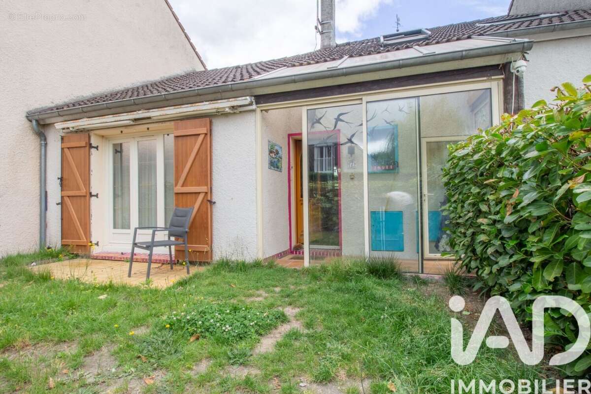 Photo 2 - Maison à SAINT-JEAN-DE-BRAYE