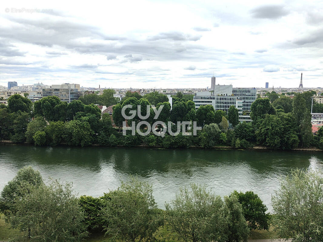 Appartement à COURBEVOIE