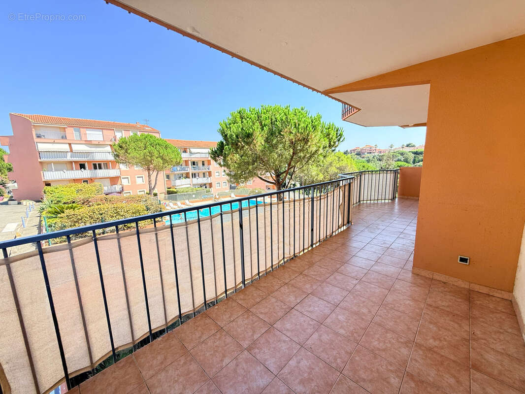 Frejus - 4 pieces 85m2 - terrasse - piscine - photo 2