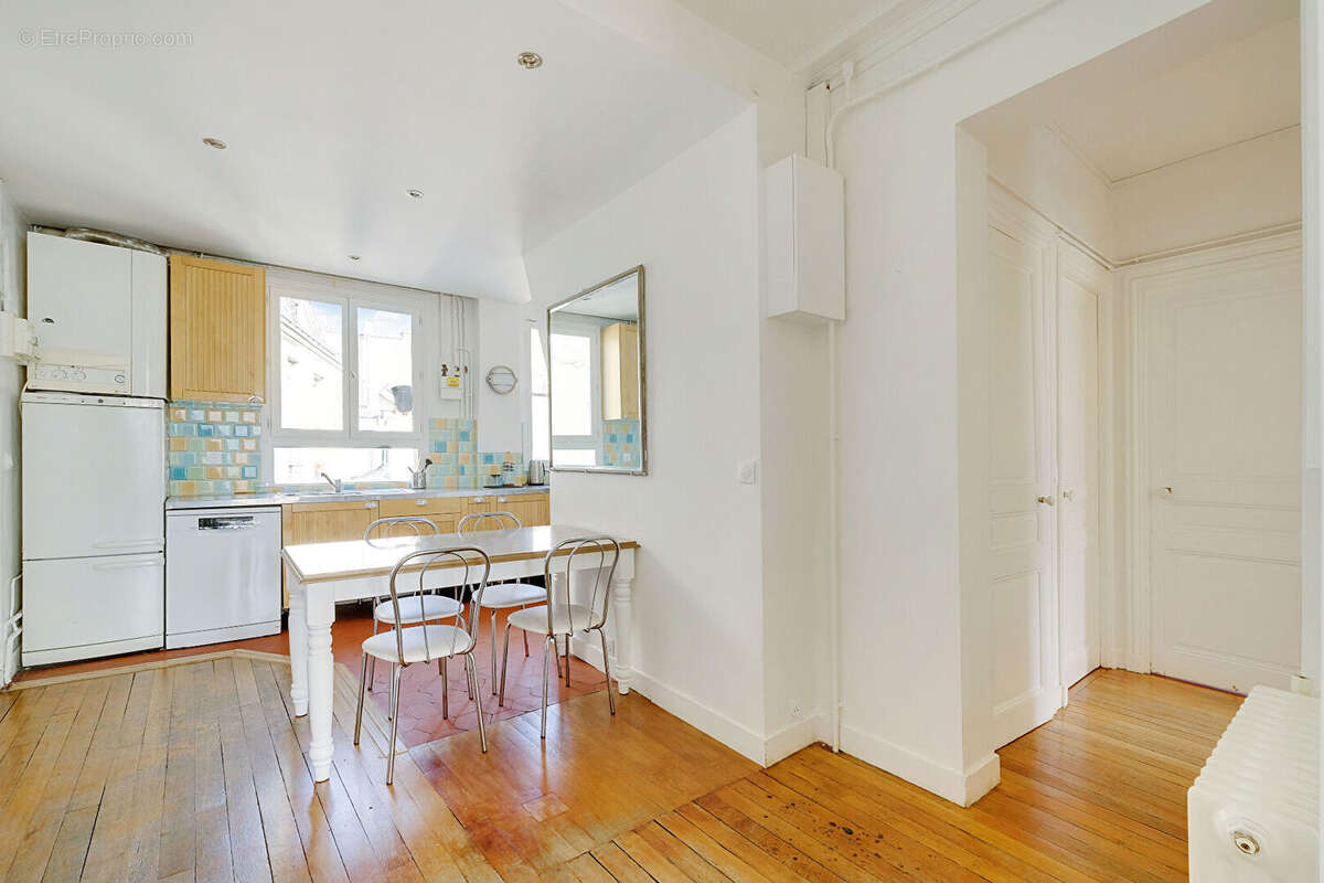 Appartement à PARIS-10E